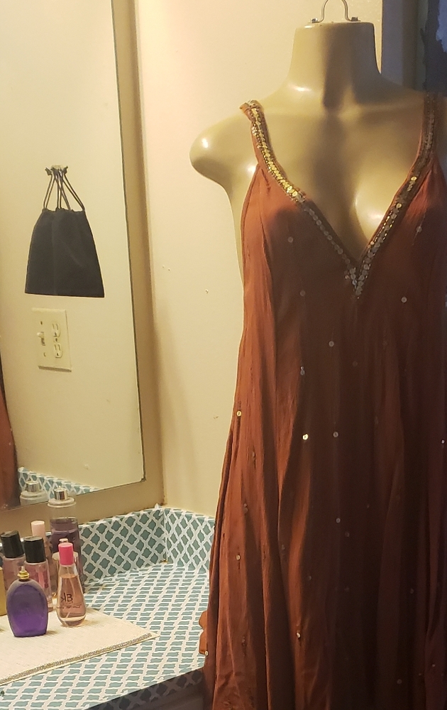 I sexy short sleeveless backless dress ,